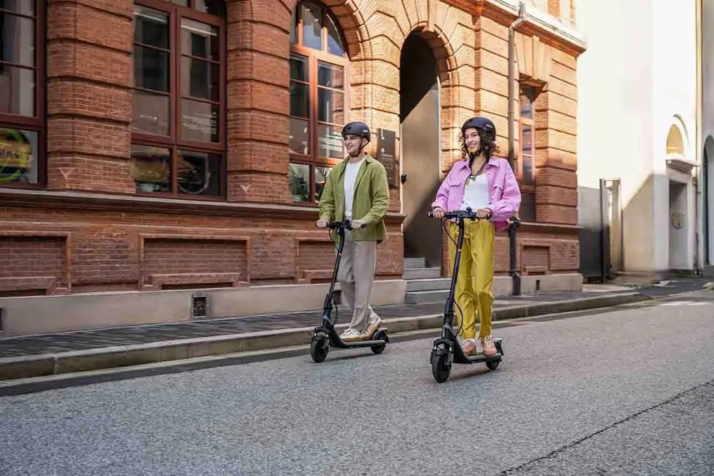 Segway Ninebot Kickscooter E2 D II- Schwarz